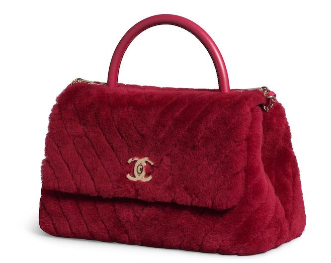 CHANEL: SMALL SHEARLING CHEVRON COCO HANDLE BAG Fall 2019