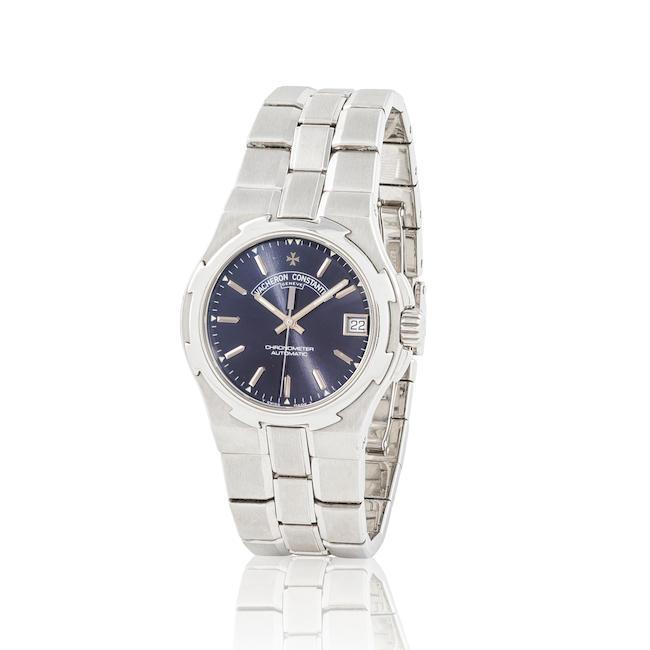 Vacheron Constantin. A fine stainless steel automatic calendar bracelet watch Vacheron Constantin. Montre bracelet en acier avec date mouvement automatique Overseas, Circa 1999