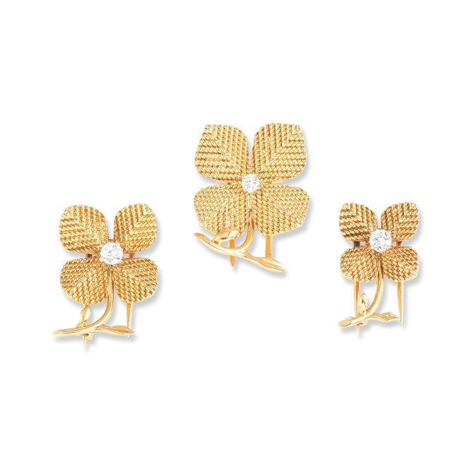 STERLÉ: TROIS BROCHES CLIP 'FLEUR' DIAMANTS, CIRCA 1950