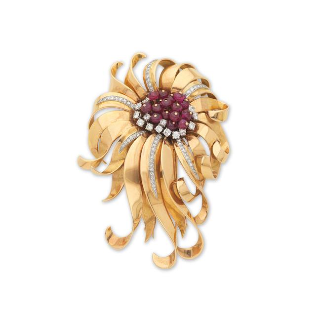 BOUCHERON: BROCHE RUBIS ET DIAMANTS, CIRCA 1945
